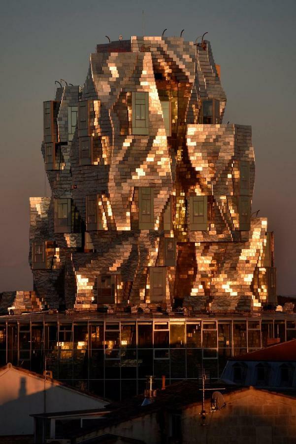 Апартаменты Un Tour En Арль Экстерьер фото